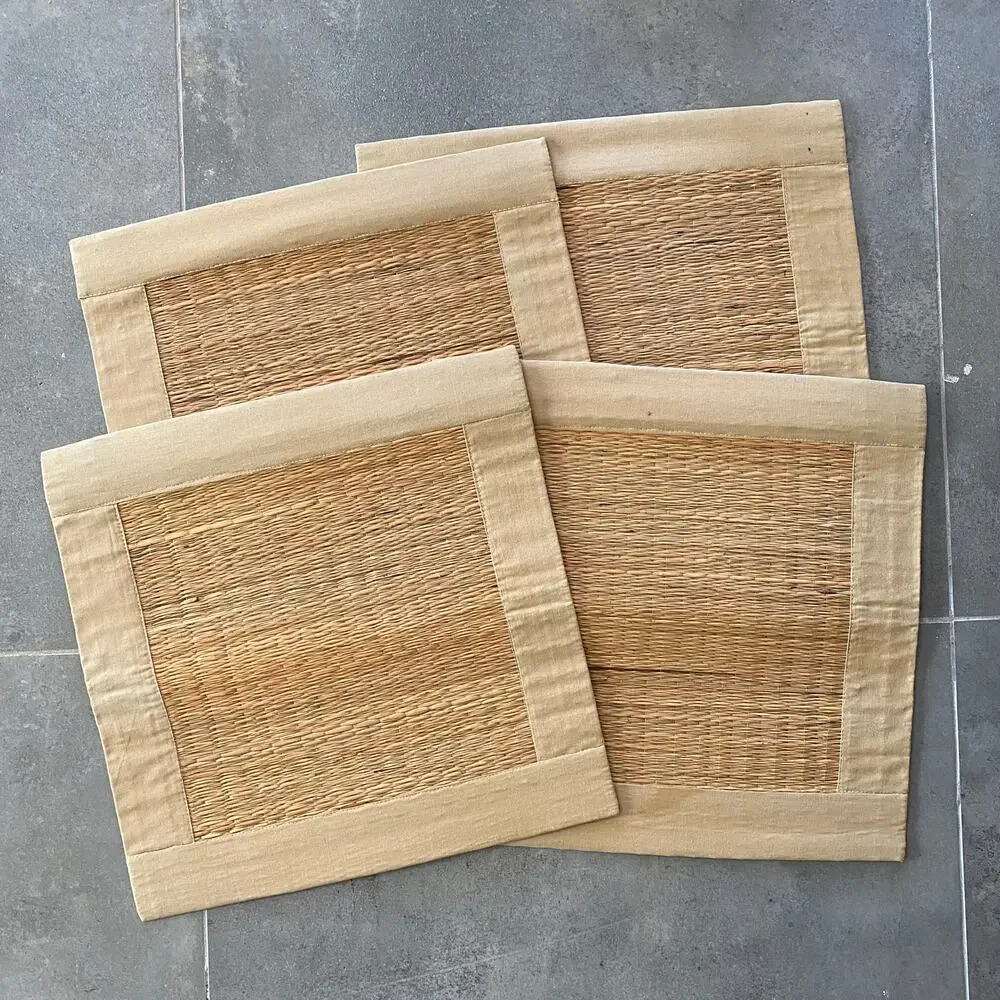 Set of 4 Square Woven Natural Fiber Placemats w/ Fabric Borders CLEAN CONDITION‎